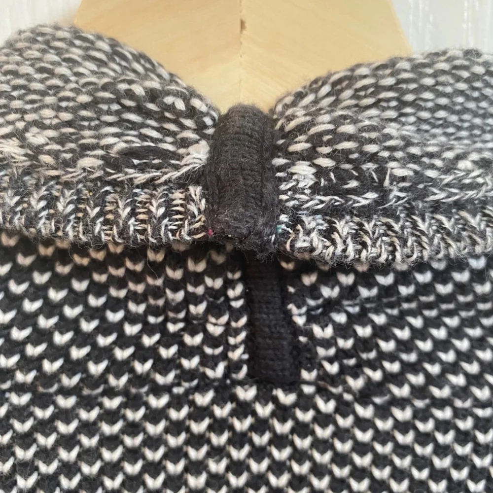 Girls Ivivva by Lululemon knit cardigan Sweater Black White size 12 100% cotton - Picture 11 of 11